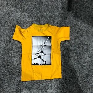 Kids small Jordan tee